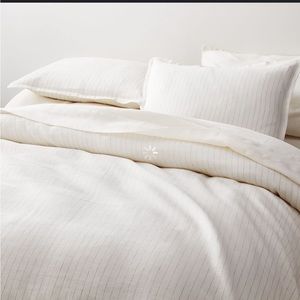 Crate and Barrel Linen Pinstripe King Duvet Cover and Shams